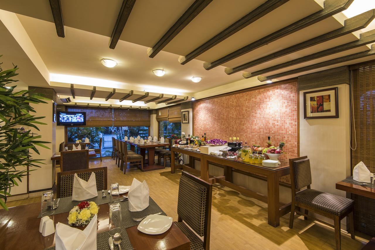 Hotel Park Central Koregaon Park Pune Extérieur photo
