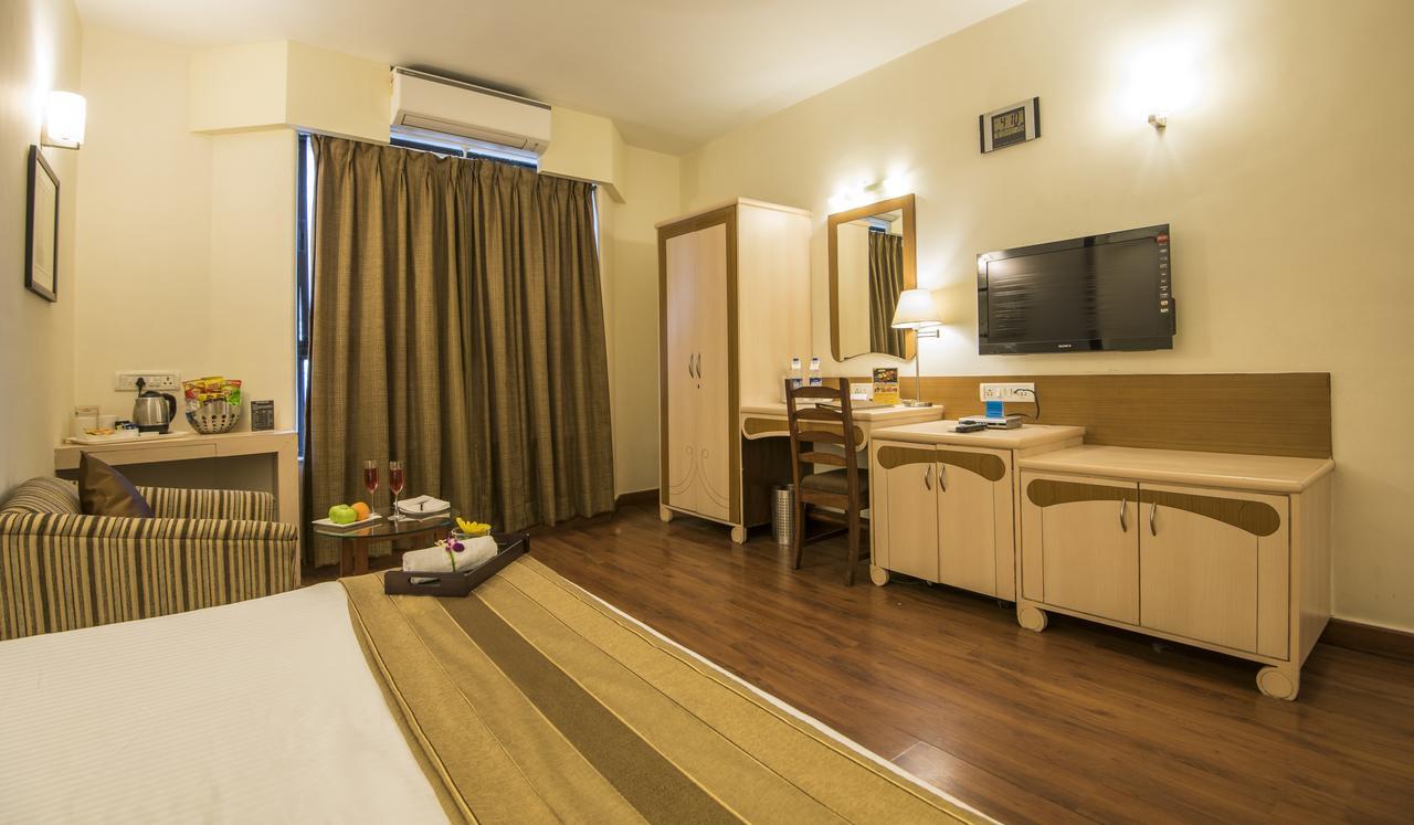 Hotel Park Central Koregaon Park Pune Extérieur photo