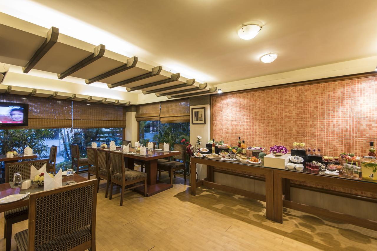 Hotel Park Central Koregaon Park Pune Extérieur photo