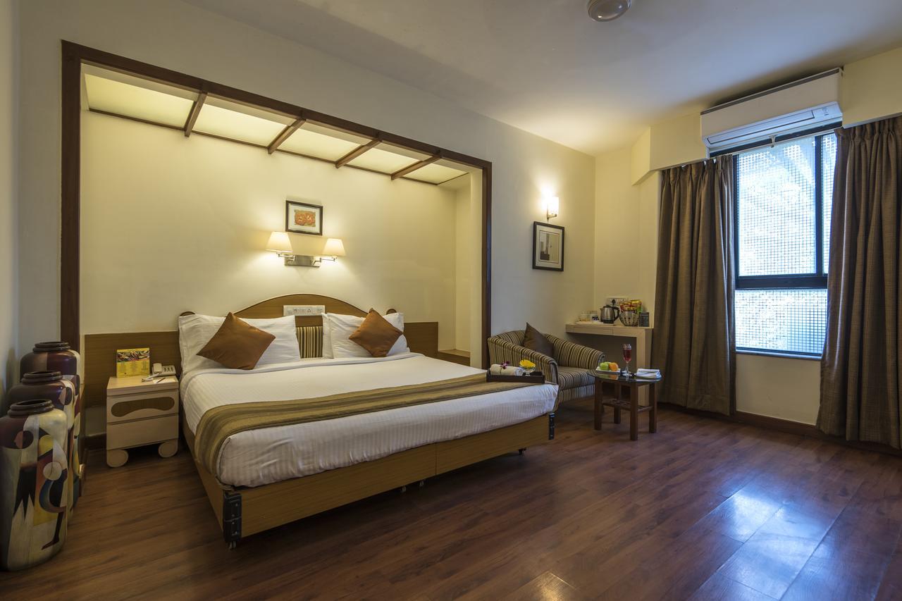 Hotel Park Central Koregaon Park Pune Extérieur photo