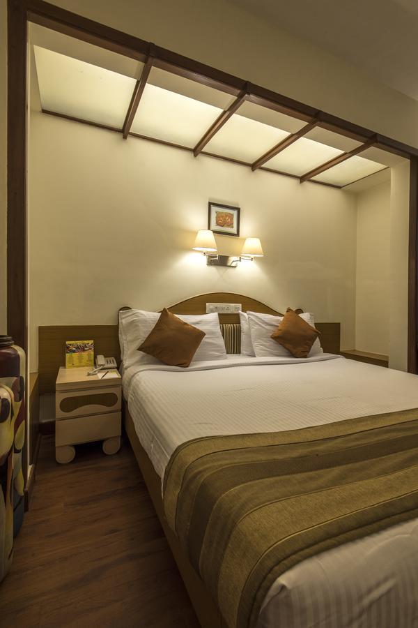 Hotel Park Central Koregaon Park Pune Extérieur photo