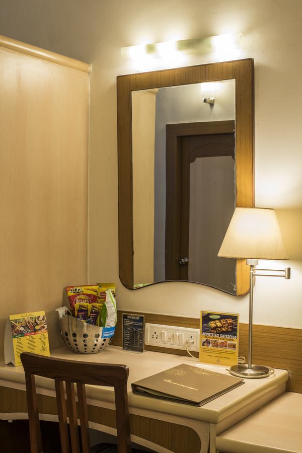 Hotel Park Central Koregaon Park Pune Extérieur photo