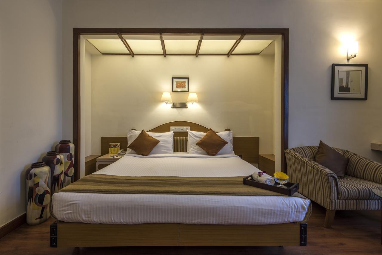 Hotel Park Central Koregaon Park Pune Extérieur photo