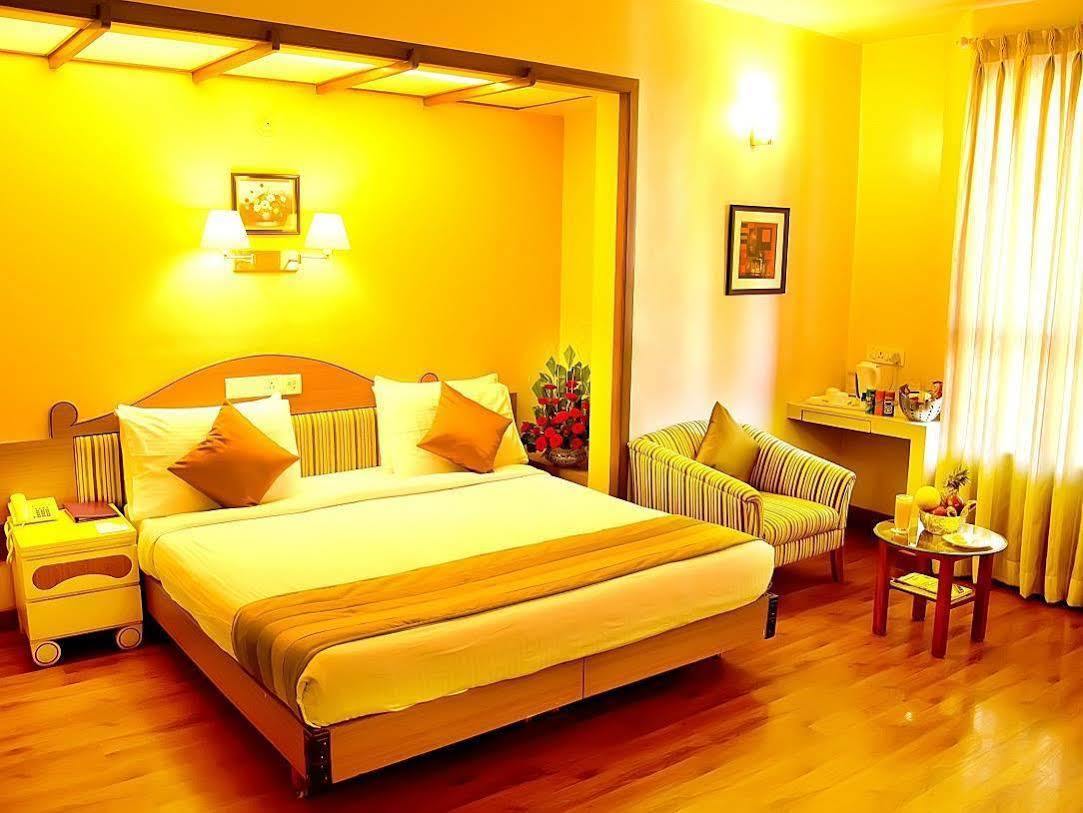 Hotel Park Central Koregaon Park Pune Extérieur photo