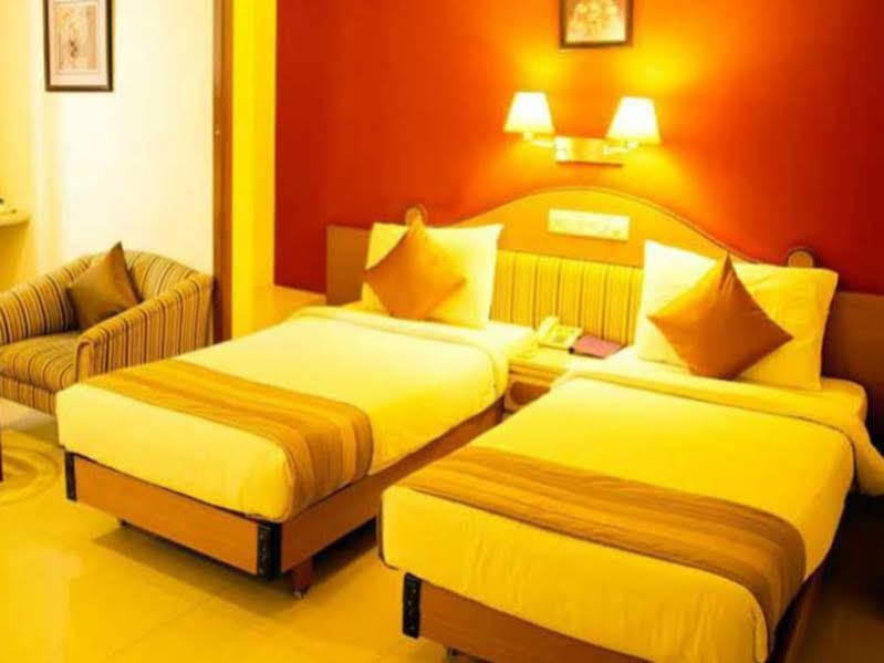 Hotel Park Central Koregaon Park Pune Extérieur photo
