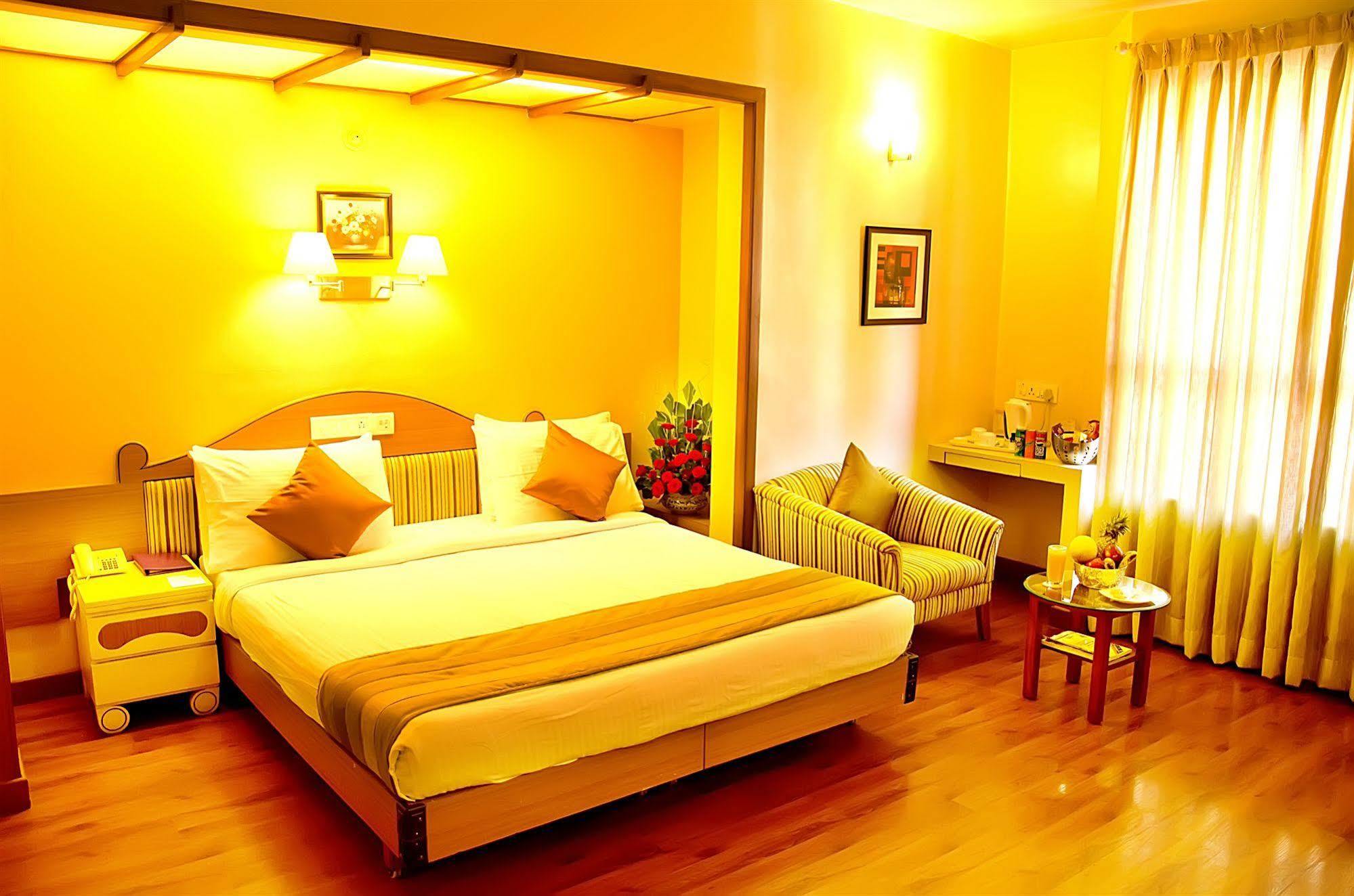 Hotel Park Central Koregaon Park Pune Extérieur photo