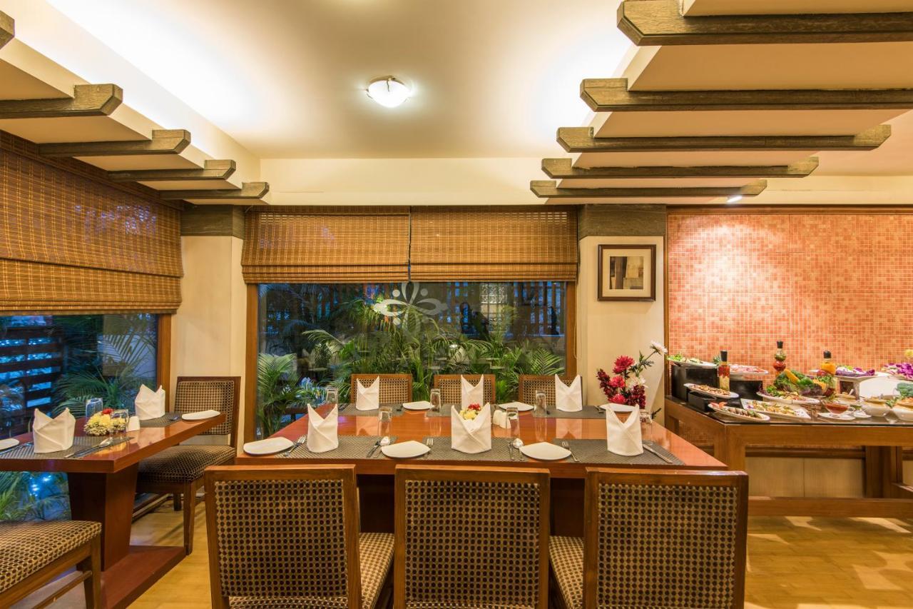 Hotel Park Central Koregaon Park Pune Extérieur photo