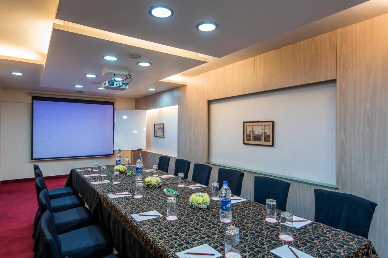 Hotel Park Central Koregaon Park Pune Extérieur photo
