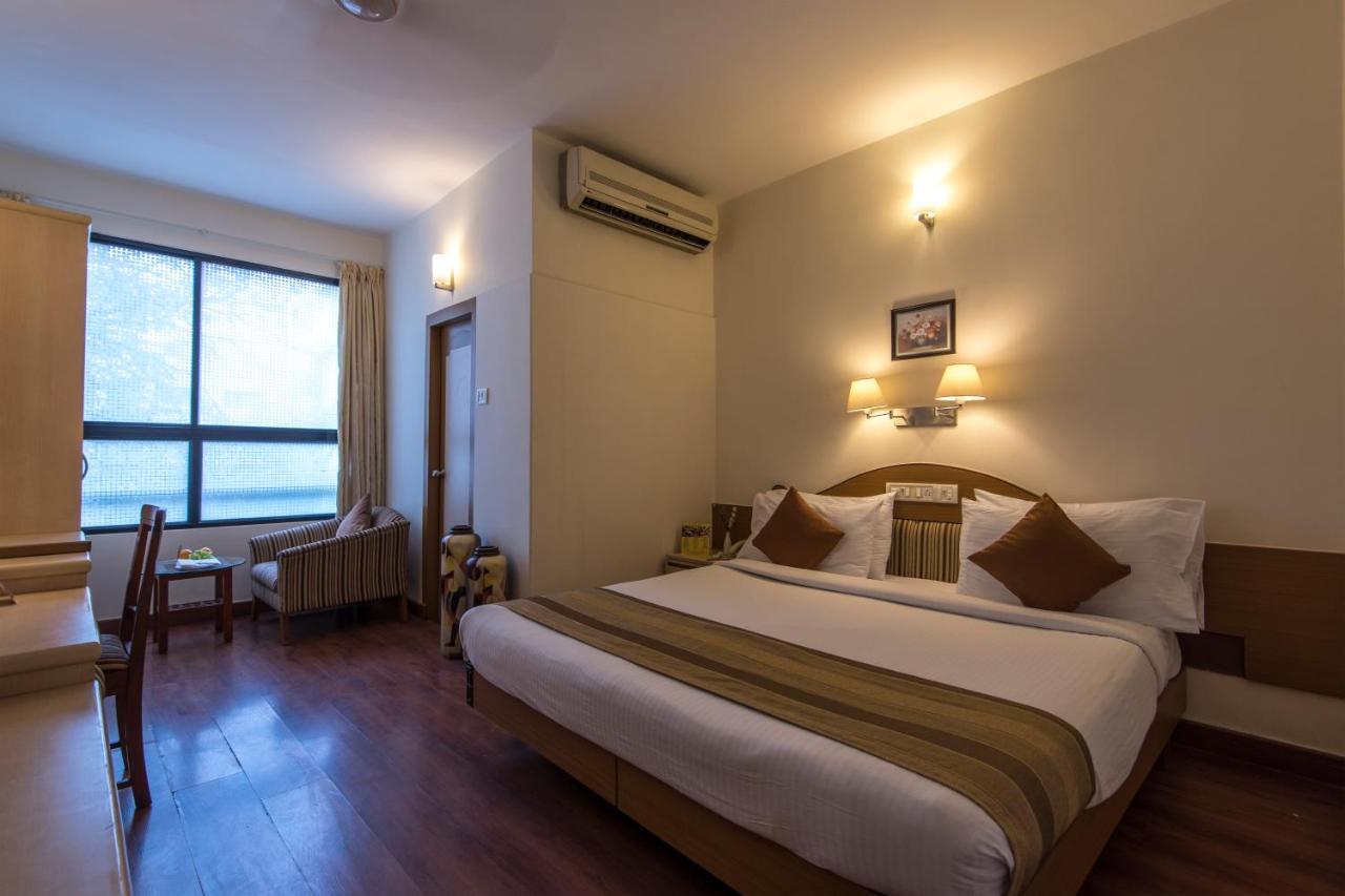 Hotel Park Central Koregaon Park Pune Extérieur photo